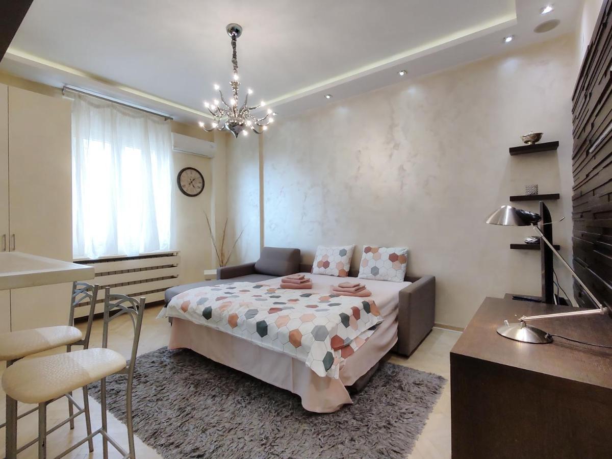 Home Center Apartment Belgrado Esterno foto